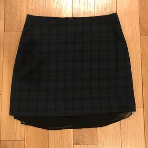 Plaid skirt w layer detail